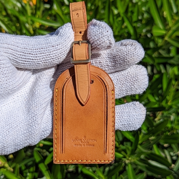Louis Vuitton Accessories - Authentic LOUIS VUITTON Vachetta leather Luggage Name Tag